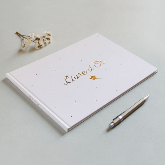 Livre d'or pour les naissance, baby shower, baptèmes etc...superbe livre d'or blanc avec dorures imprimées à chaud sur papier issus de forêts FSC, par Zü